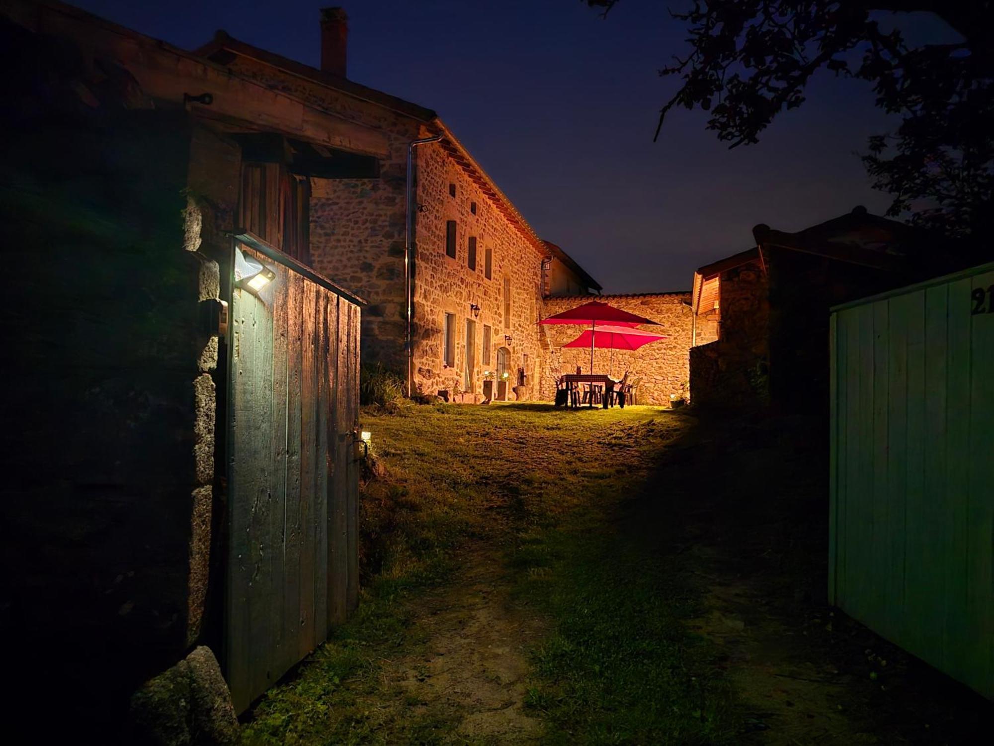 Вілла Gite La Menou Usson-en-Forez Екстер'єр фото